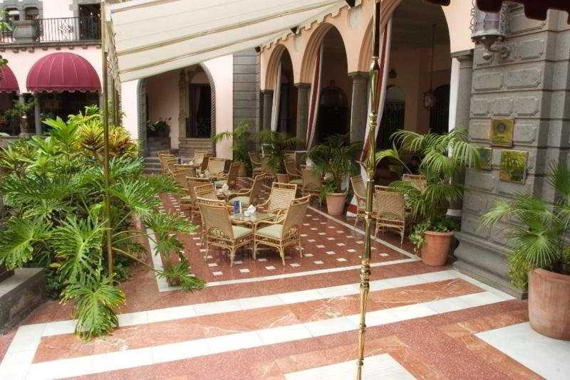 Santa Catalina, A Royal Hideaway Hotel Las Palmas de Gran Canaria Esterno foto Patio of the hotel
