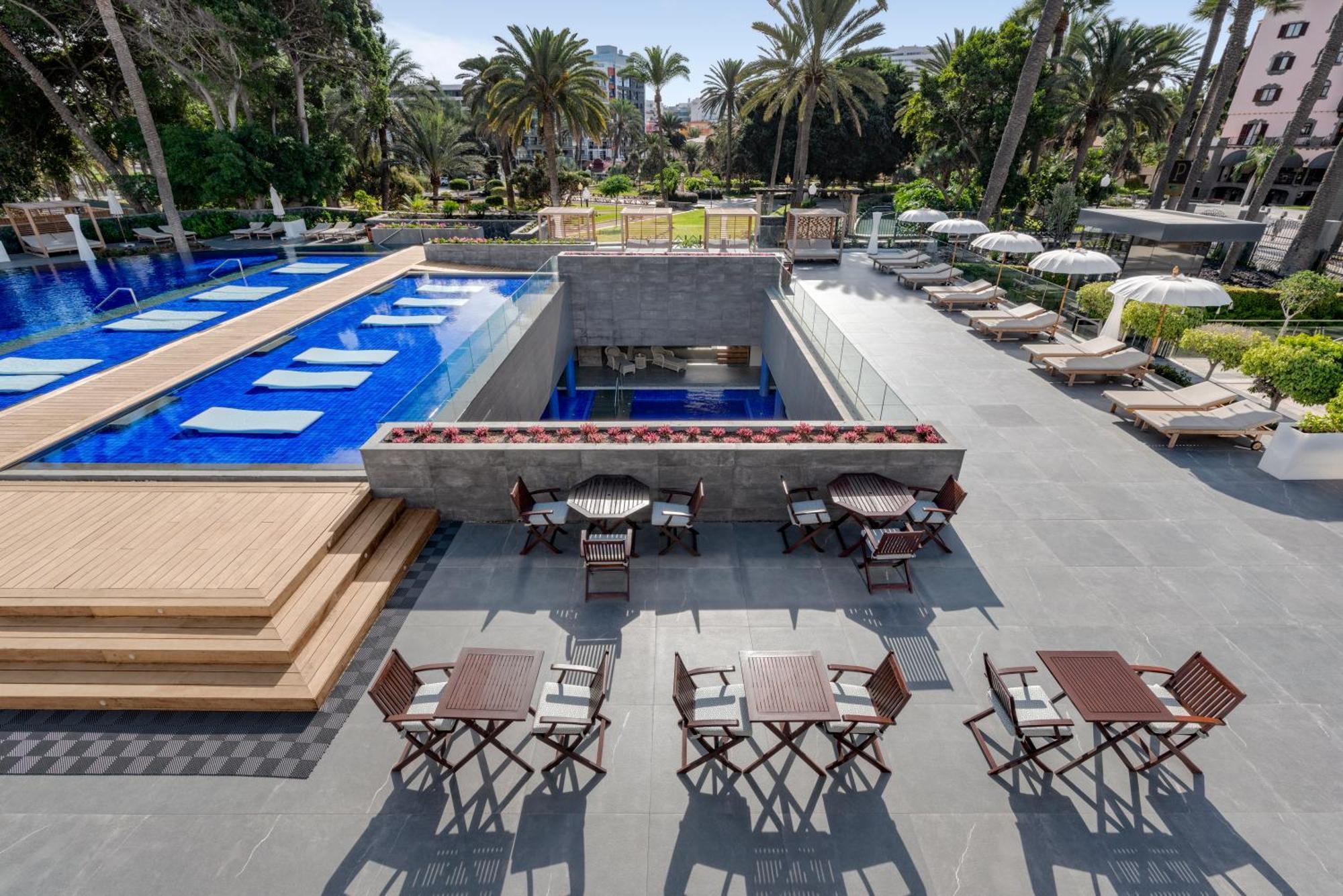 Santa Catalina, A Royal Hideaway Hotel Las Palmas de Gran Canaria Esterno foto The pool at the hotel